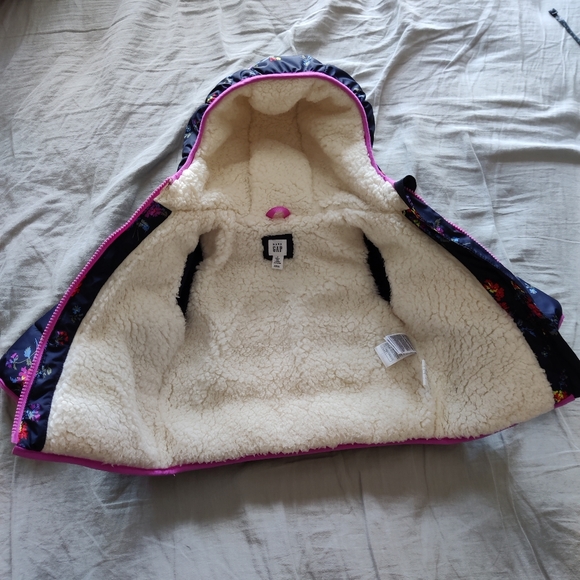 Gap BabyGap Coldcontrol Max puffer in Navy Floral, size 2 toddler - Picture 3 of 5